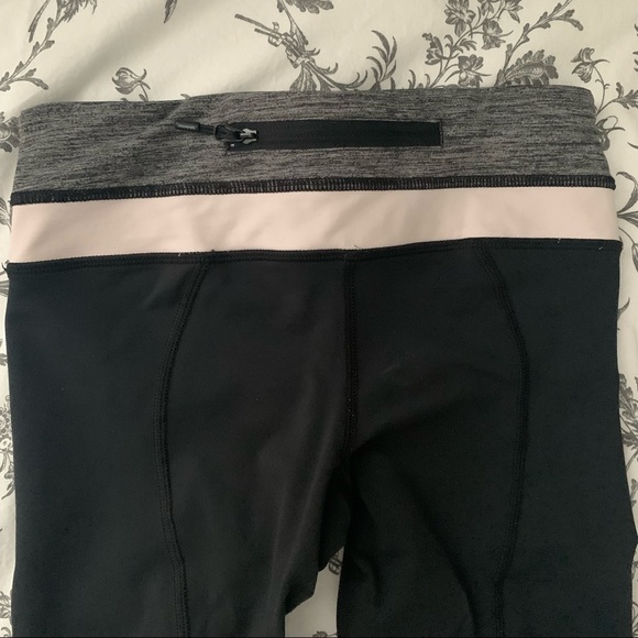 Lululemon Crop Leggings - Picture 3 of 4